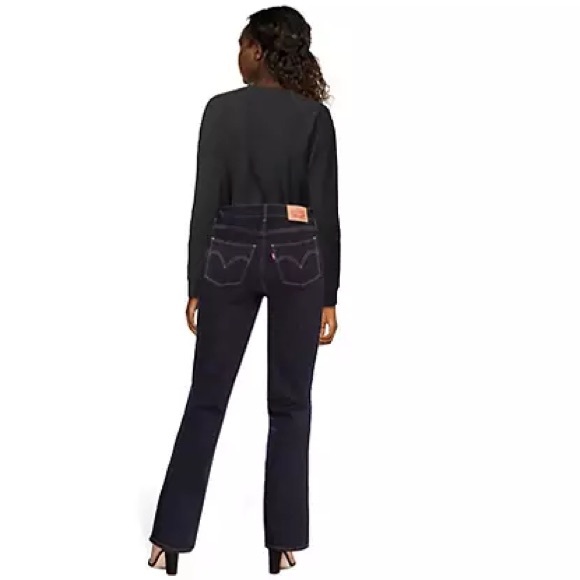 ๐13xHP!!๐ NWT Leviโs | Classic Bootcut Sculpt Jeans - Picture 3 of 16